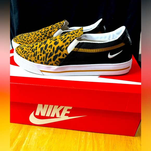 Nike Shoes - Nike Court Legacy Slip On
Leopard (Women's) Size 7